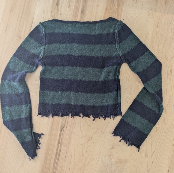 Hot Topic Social Collision Crop Sweater Size Medium - Picture 6 of 6